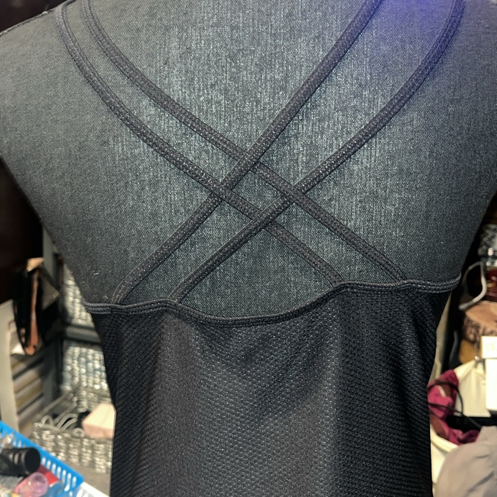 #739(M)Xersion semi fit workout top with double cross back strap very flattering